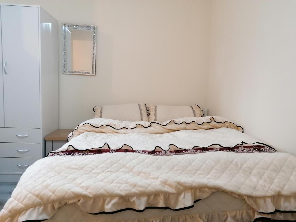 Self-Contained Studio Flat Bathrooms Kitchens Upgrade Locations To City Centre 15 Minutes Walking Distance Nottingham Universities Queen Hospitals City Hospitals Zewnętrze zdjęcie