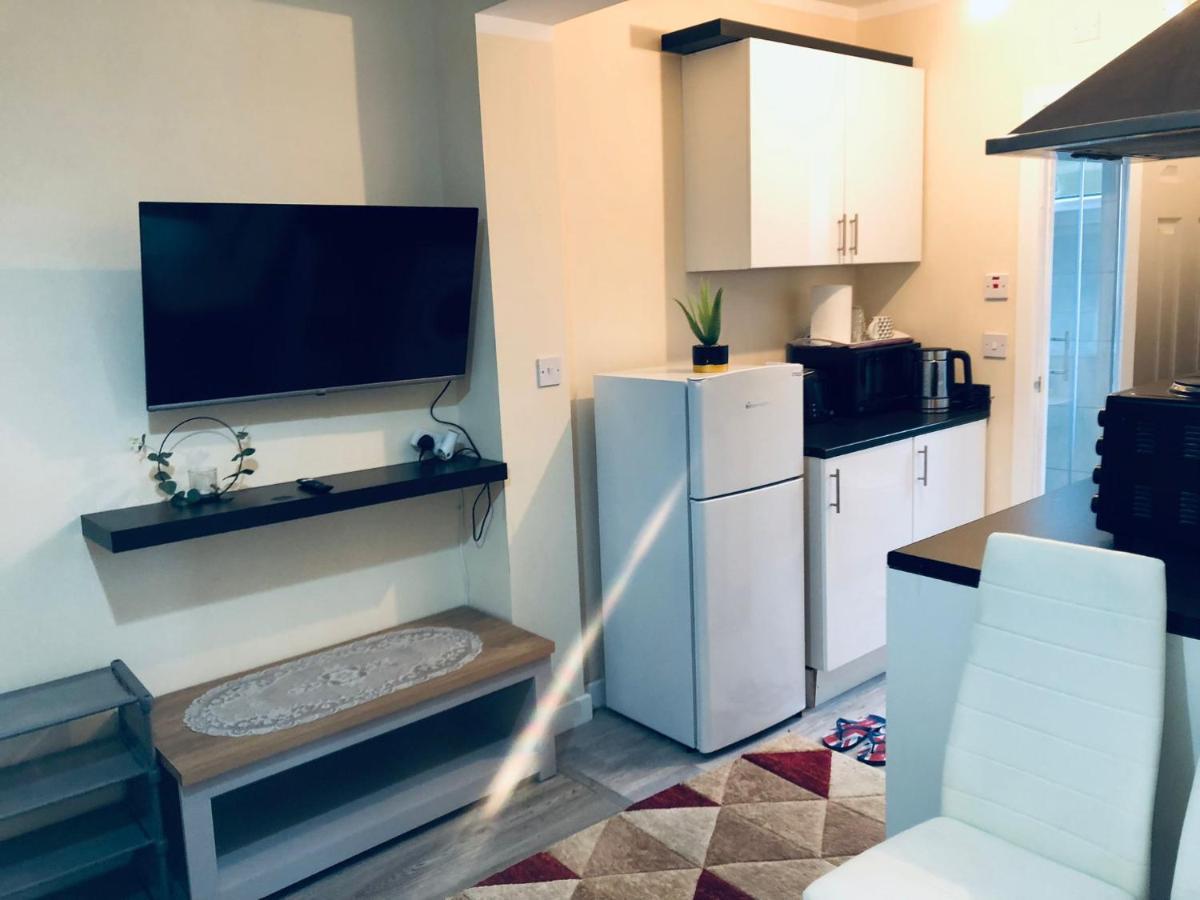 Self-Contained Studio Flat Bathrooms Kitchens Upgrade Locations To City Centre 15 Minutes Walking Distance Nottingham Universities Queen Hospitals City Hospitals Zewnętrze zdjęcie