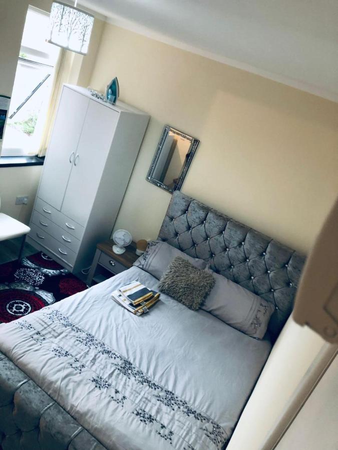 Self-Contained Studio Flat Bathrooms Kitchens Upgrade Locations To City Centre 15 Minutes Walking Distance Nottingham Universities Queen Hospitals City Hospitals Zewnętrze zdjęcie